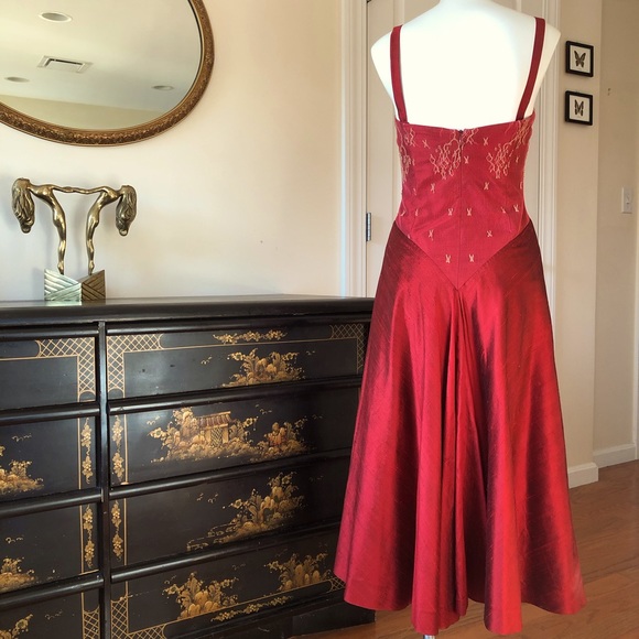 French Silk Formal Dress - Picture 2 of 9